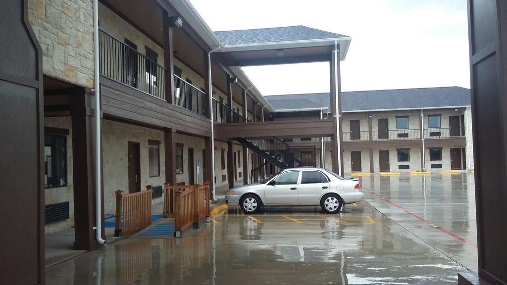Lux Inn And Suites Three Rivers ภายนอก รูปภาพ
