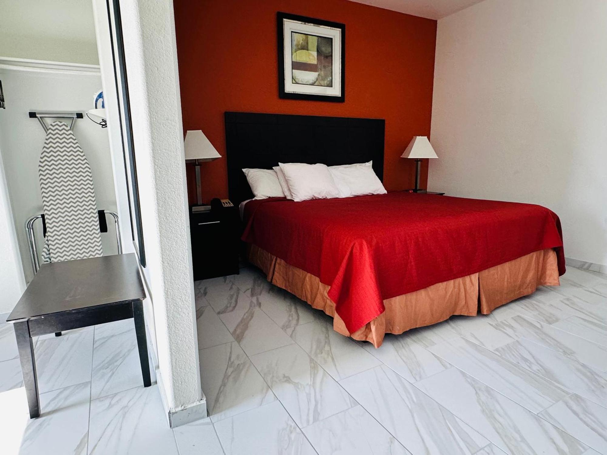 Lux Inn And Suites Three Rivers ภายนอก รูปภาพ