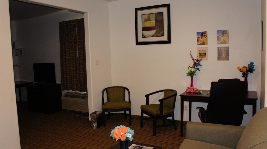 Lux Inn And Suites Three Rivers ภายนอก รูปภาพ