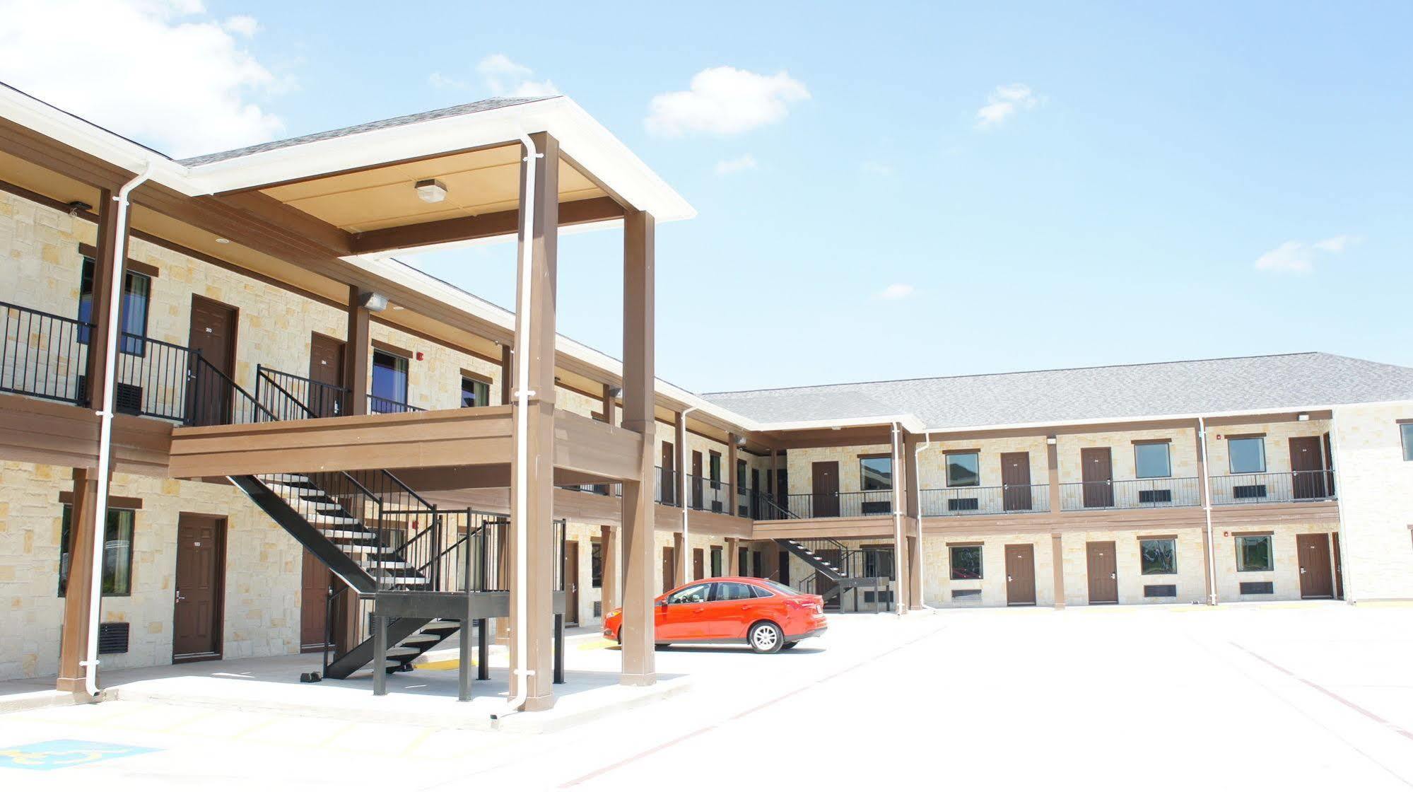 Lux Inn And Suites Three Rivers ภายนอก รูปภาพ