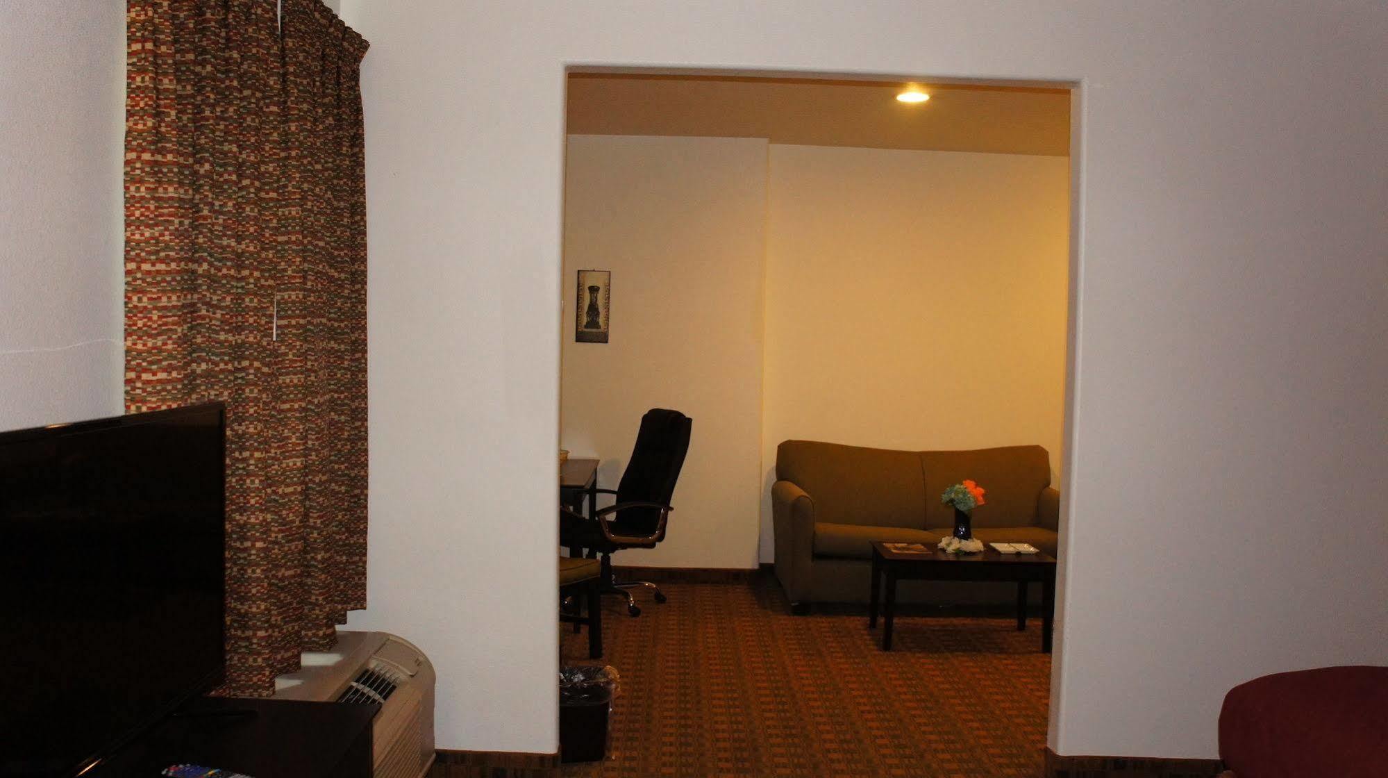 Lux Inn And Suites Three Rivers ภายนอก รูปภาพ