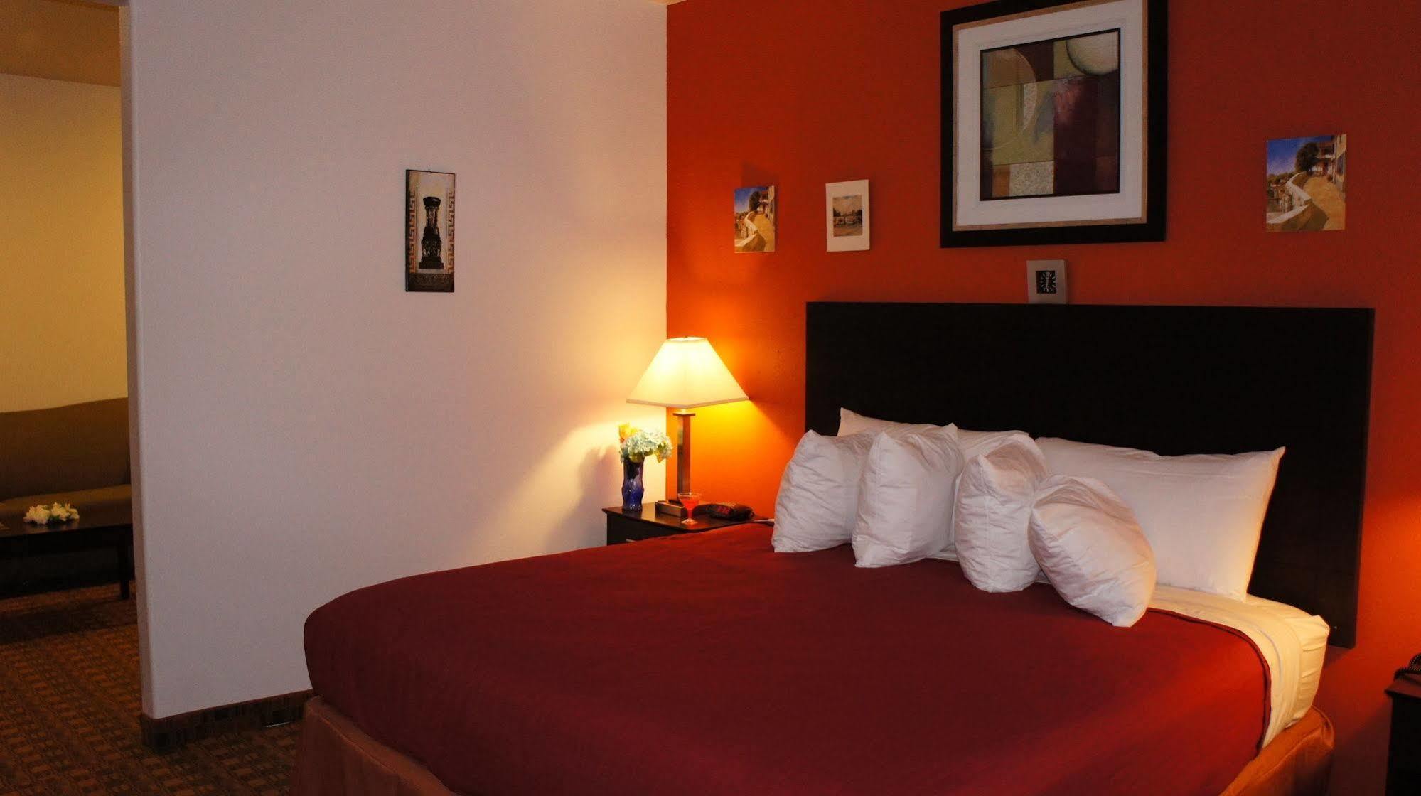 Lux Inn And Suites Three Rivers ภายนอก รูปภาพ