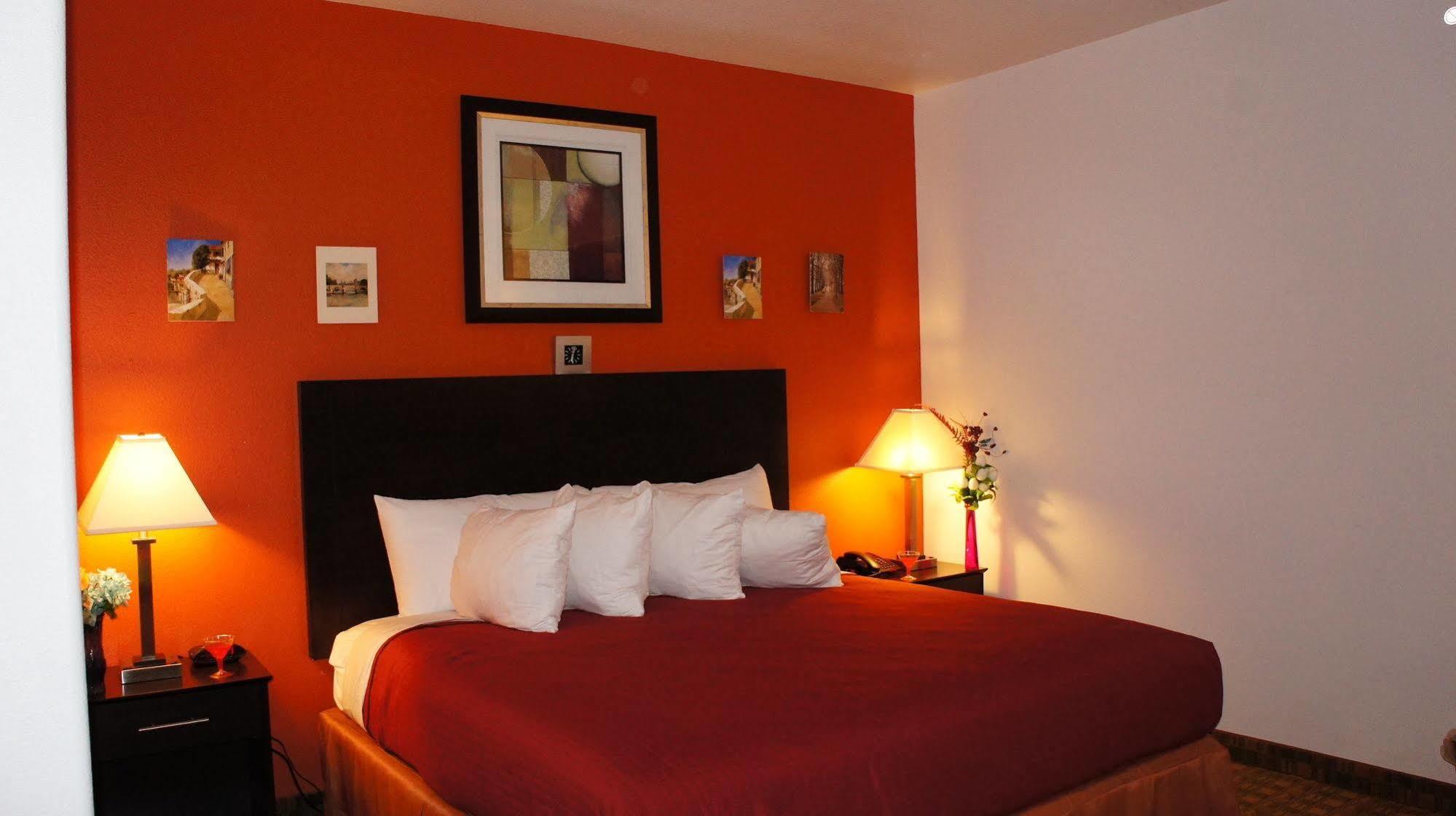 Lux Inn And Suites Three Rivers ภายนอก รูปภาพ