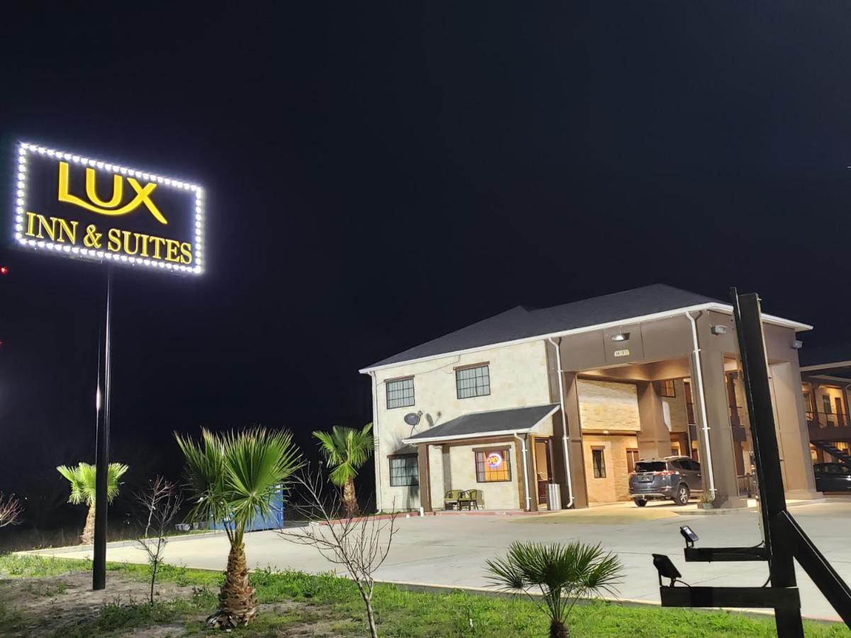 Lux Inn And Suites Three Rivers ภายนอก รูปภาพ